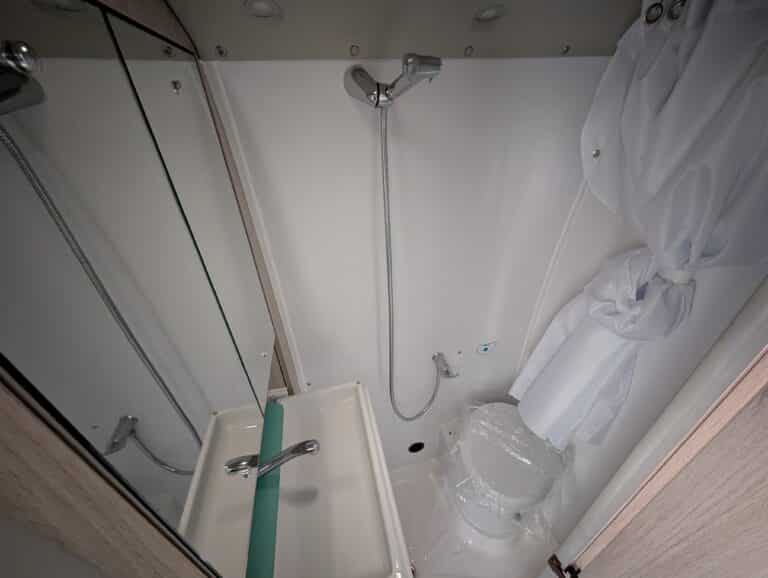 New Auto-Trail Expedition 67 — 10 wroom