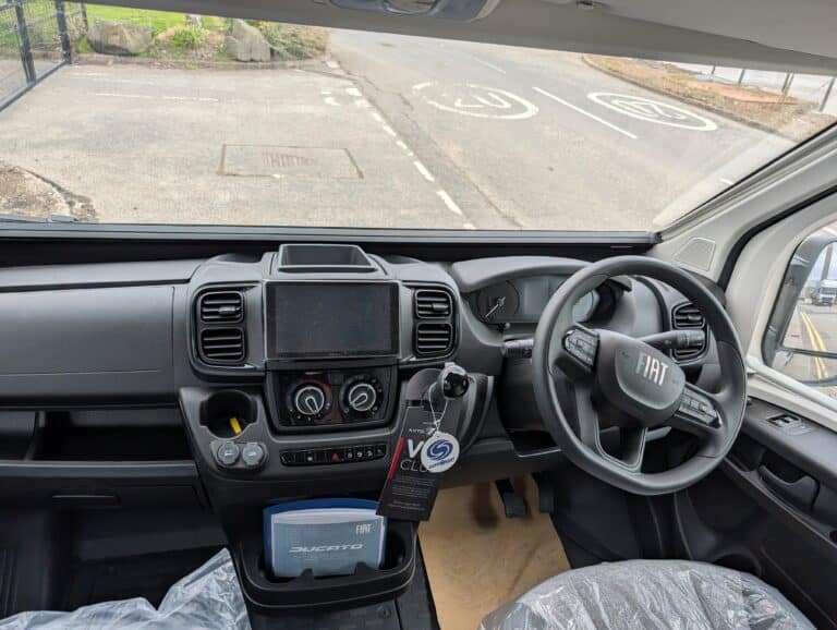 New Auto-Trail Expedition 66 Automatic — 6 cab