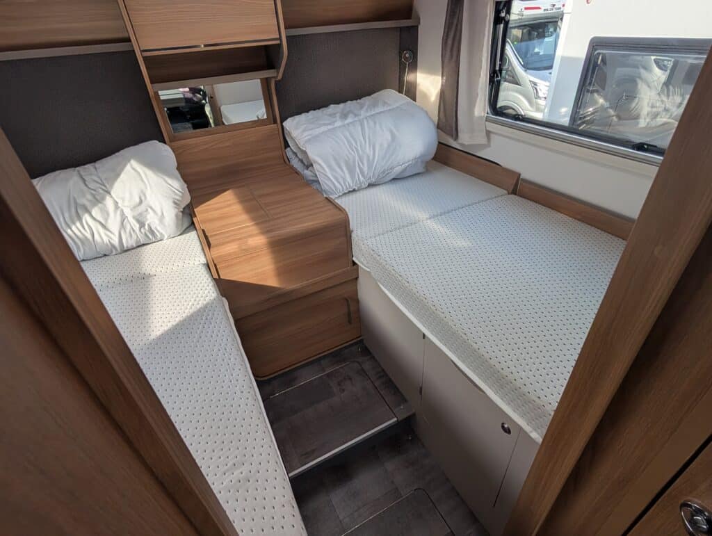 2025 Bailey Adamo 75-4T — 8 bedroom